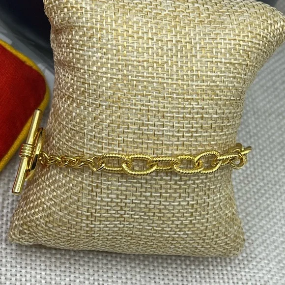 Vintage Chunky Gold Toggle Bracelet – Bold 80s/90s Statement Piece - Picture 9 of 13